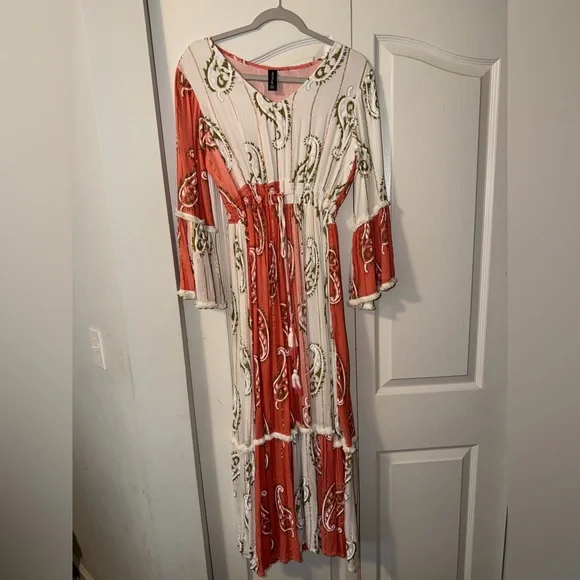 Elegant Paisley Maxi Dress - Red and White - Picture 1 of 3